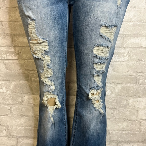 Distressed Jeans - Picture 2 of 4